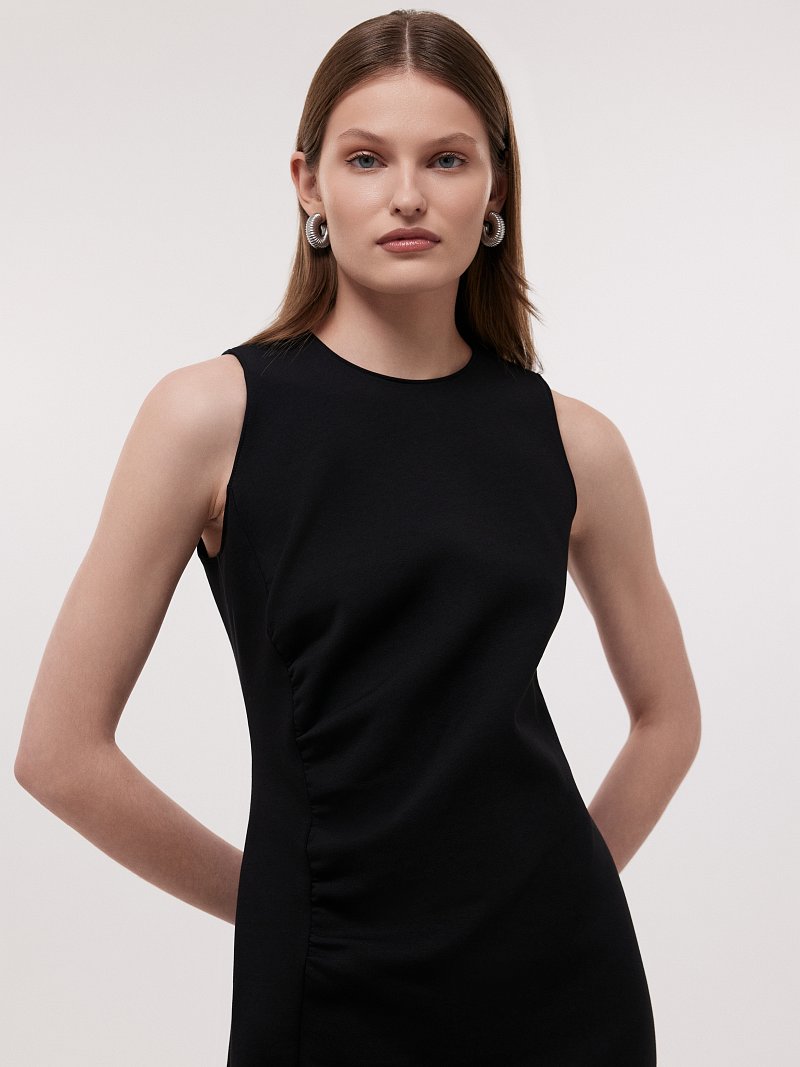 Трикотажное платье из хлопка с драпировками