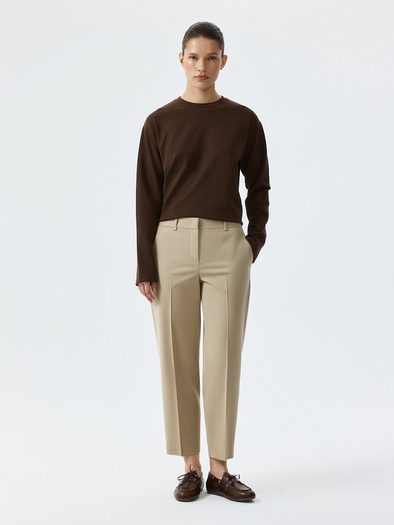 Зауженные брюки из переработанного материала