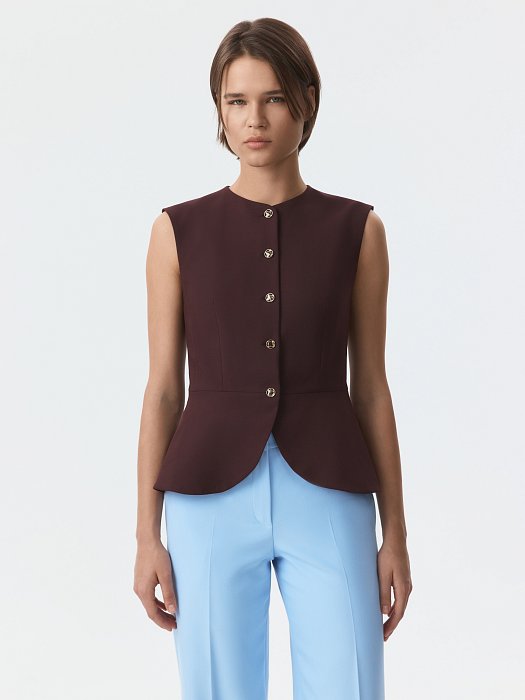 Приталенный жилет с баской: фото №3