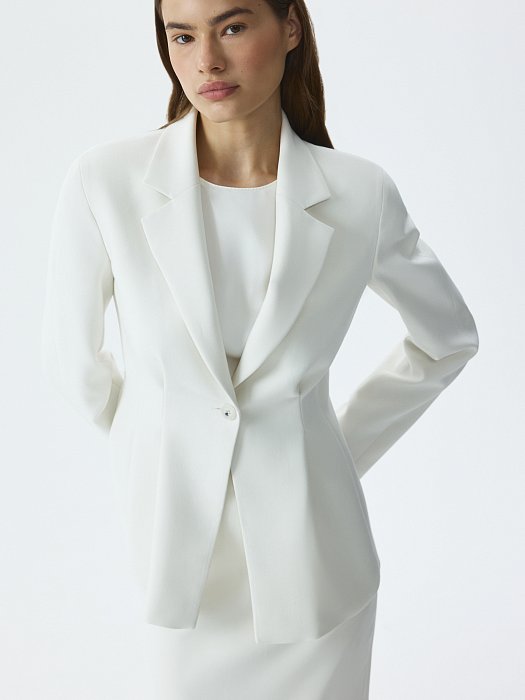 Приталенный жакет с защипами: фото №6