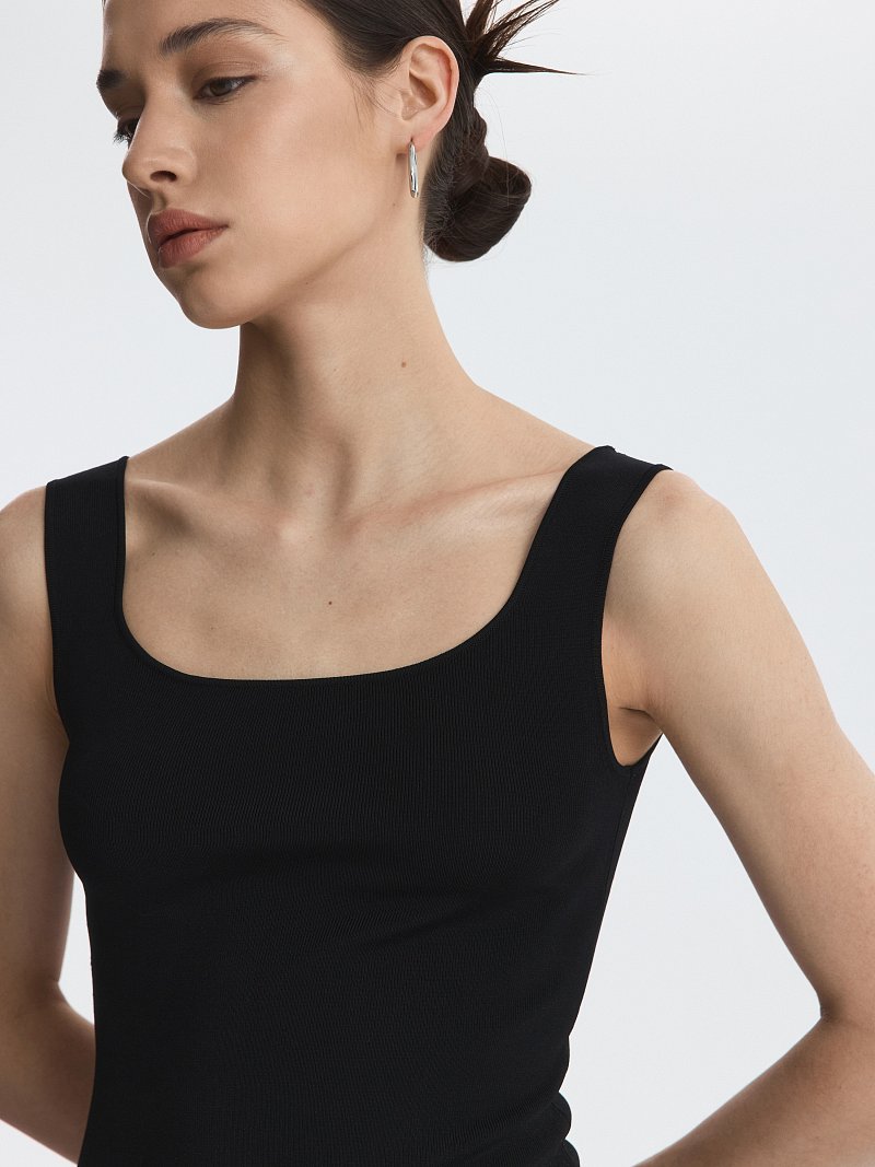 Топ с квадратным вырезом