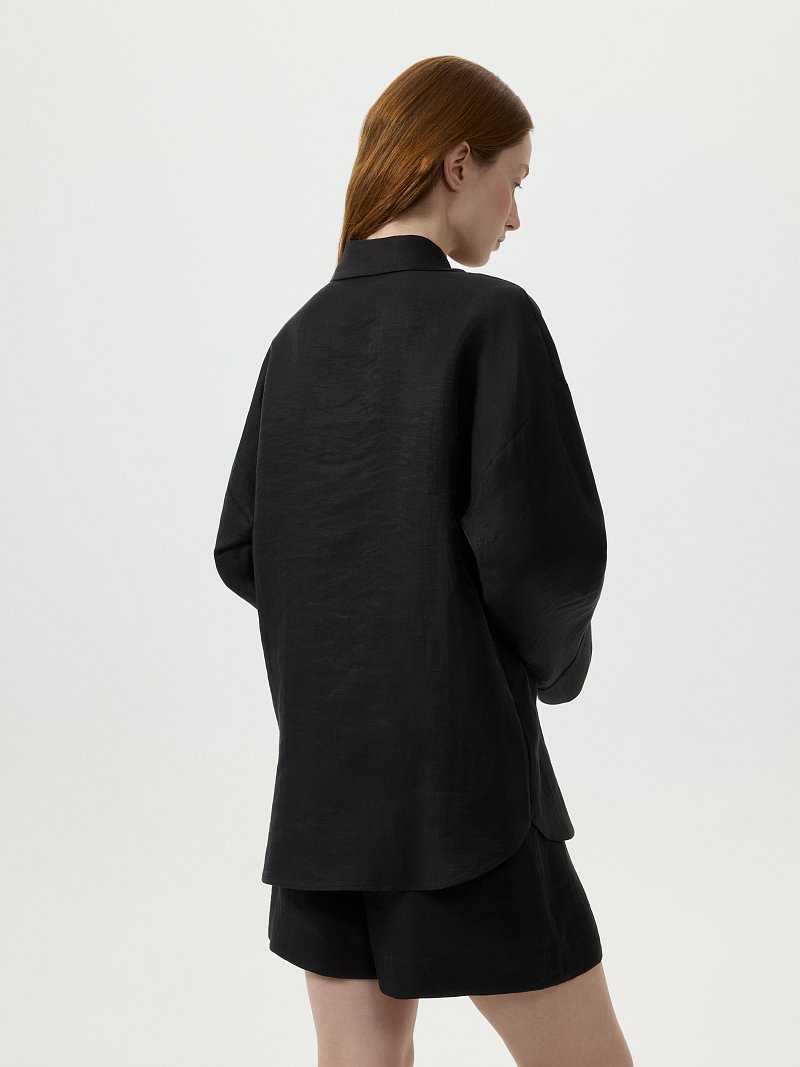 Костюм с рубашкой и шортами