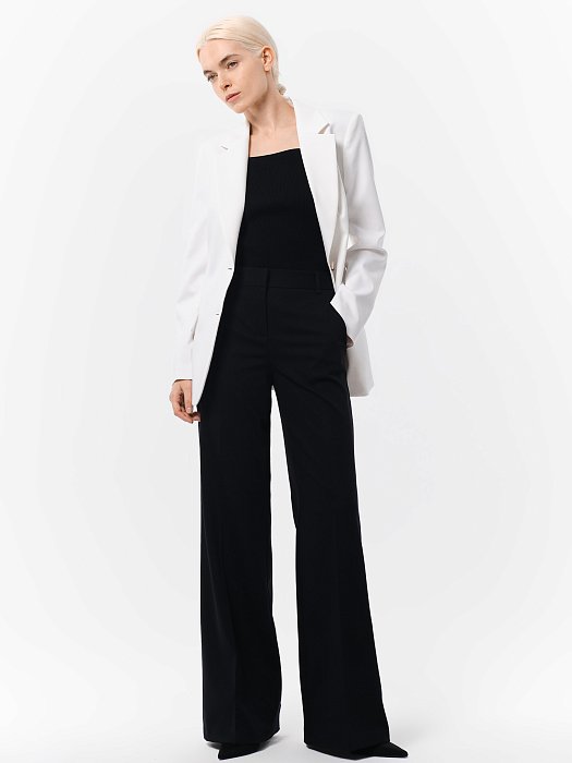 Однобортный приталенный жакет: фото №2