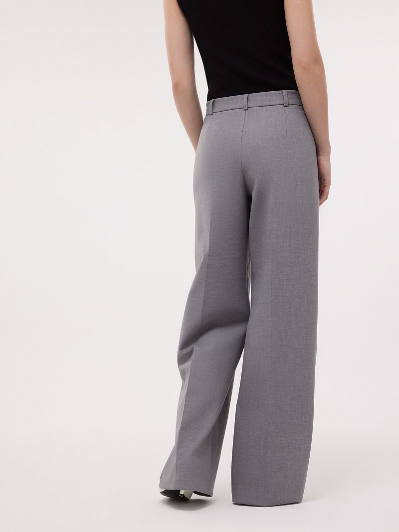 Прямые брюки с клапанами