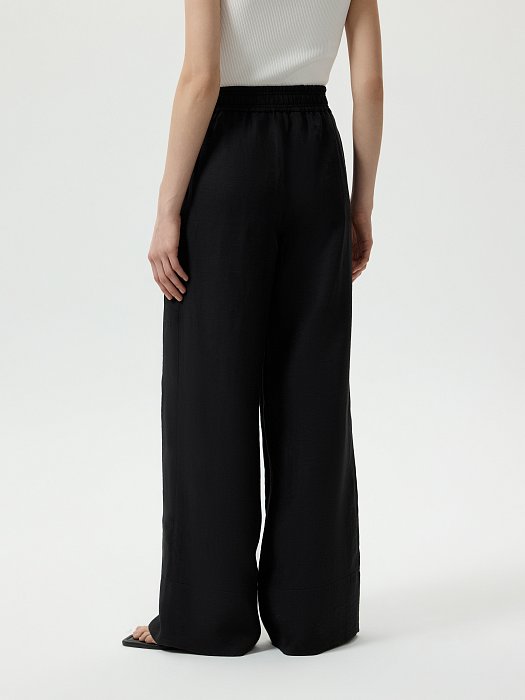 Широкие брюки на резинке: фото №4