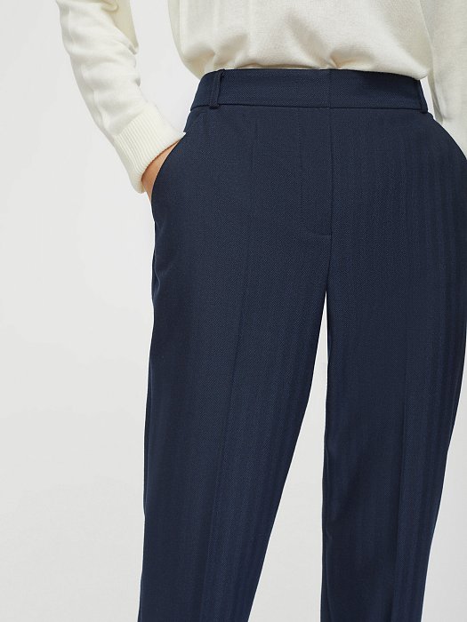 Прямые брюки в елочку: фото №3