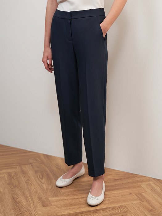 Зауженные брюки со стрелками: фото №2