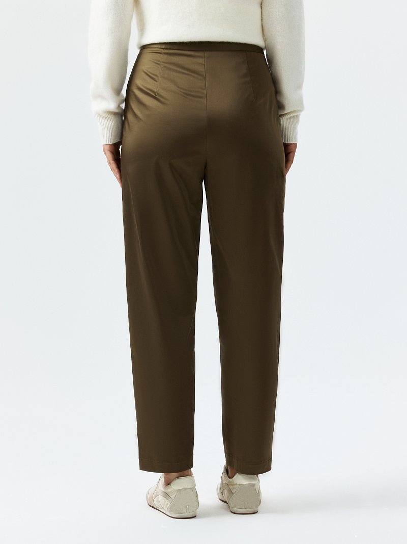 Атласные брюки с защипами