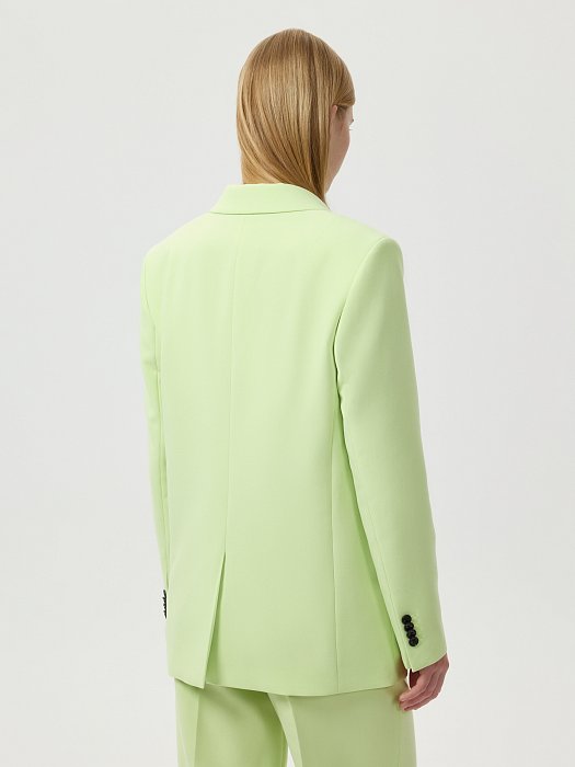 Прямой жакет на пуговице: фото №4