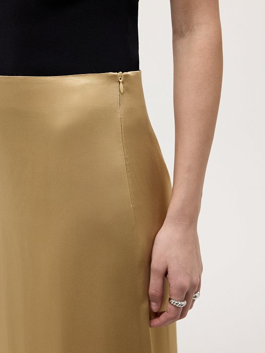 Атласная юбка с разрезом: фото №3