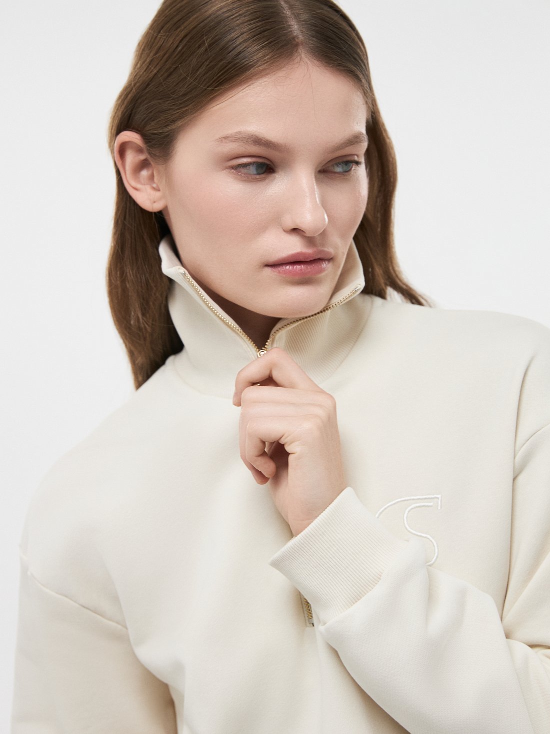 Свитшот с воротником на молнии: фото №1