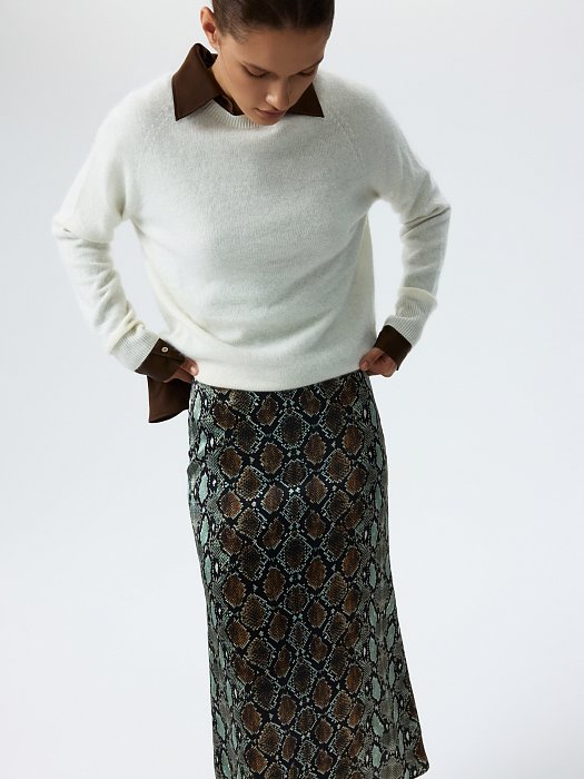Атласная юбка со змеиным принтом: фото №5