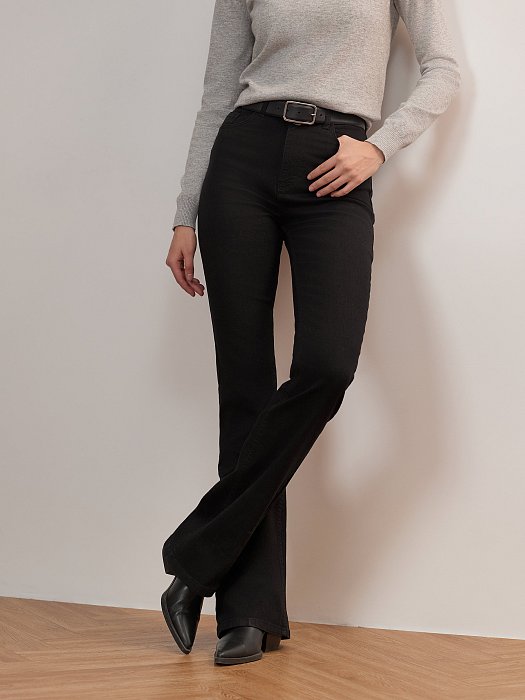 Джинсы расклешенного кроя: фото №3