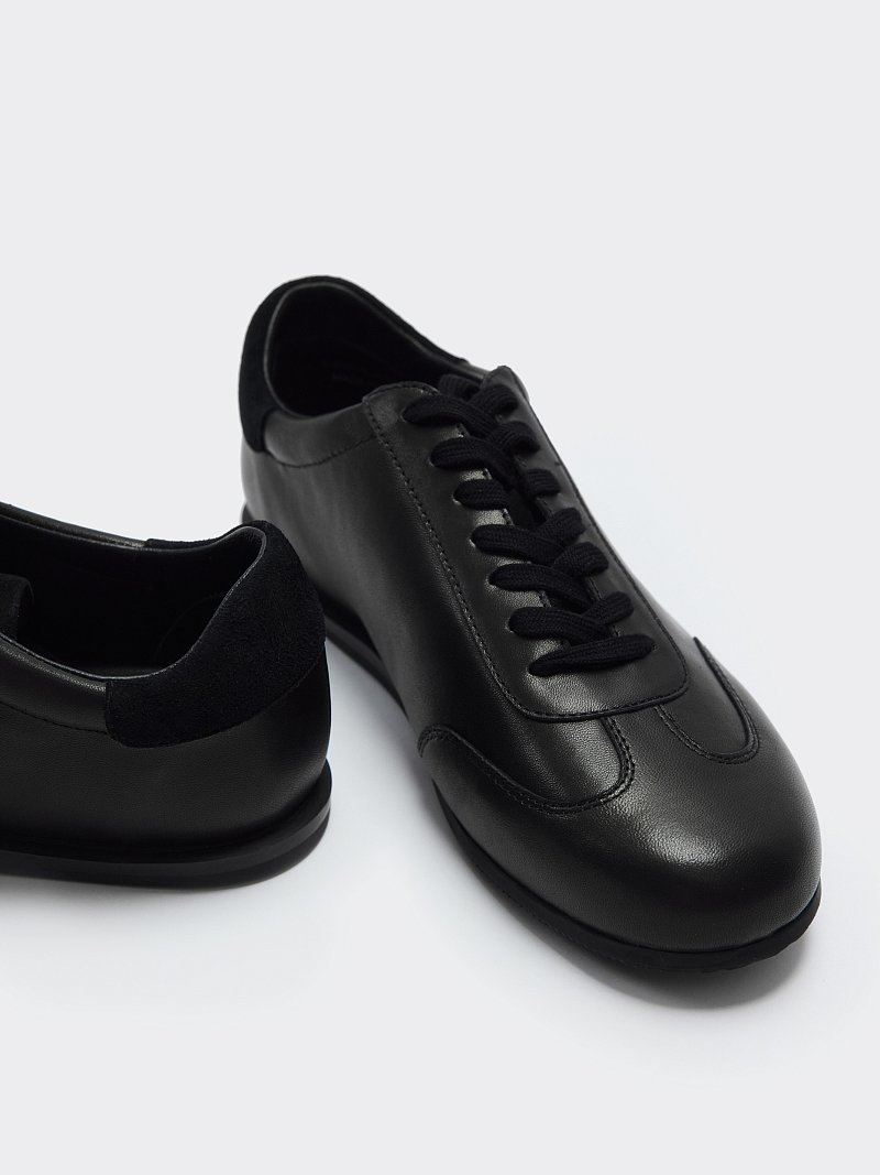 Кроссовки из натуральной кожи