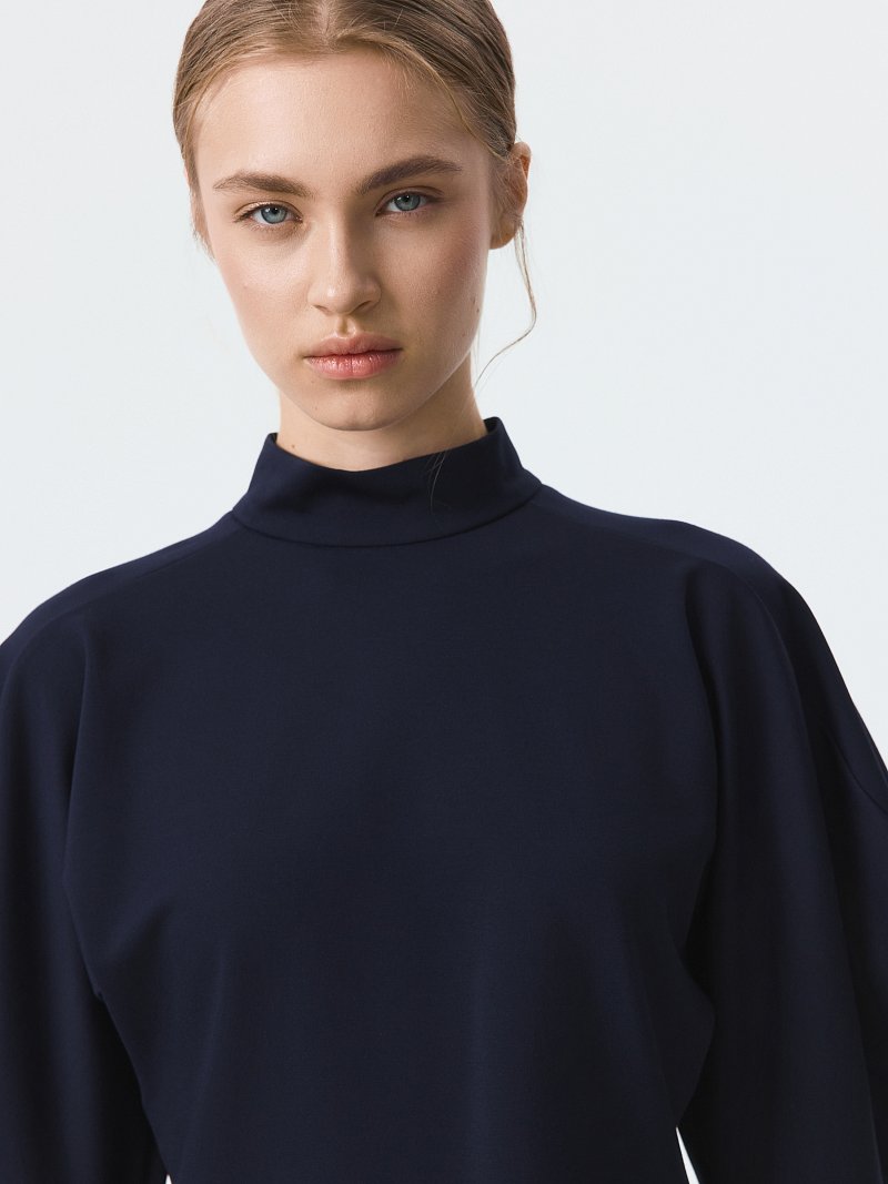 Лонгслив с объемными рукавами 3/4