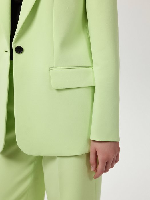 Прямой жакет на пуговице: фото №3