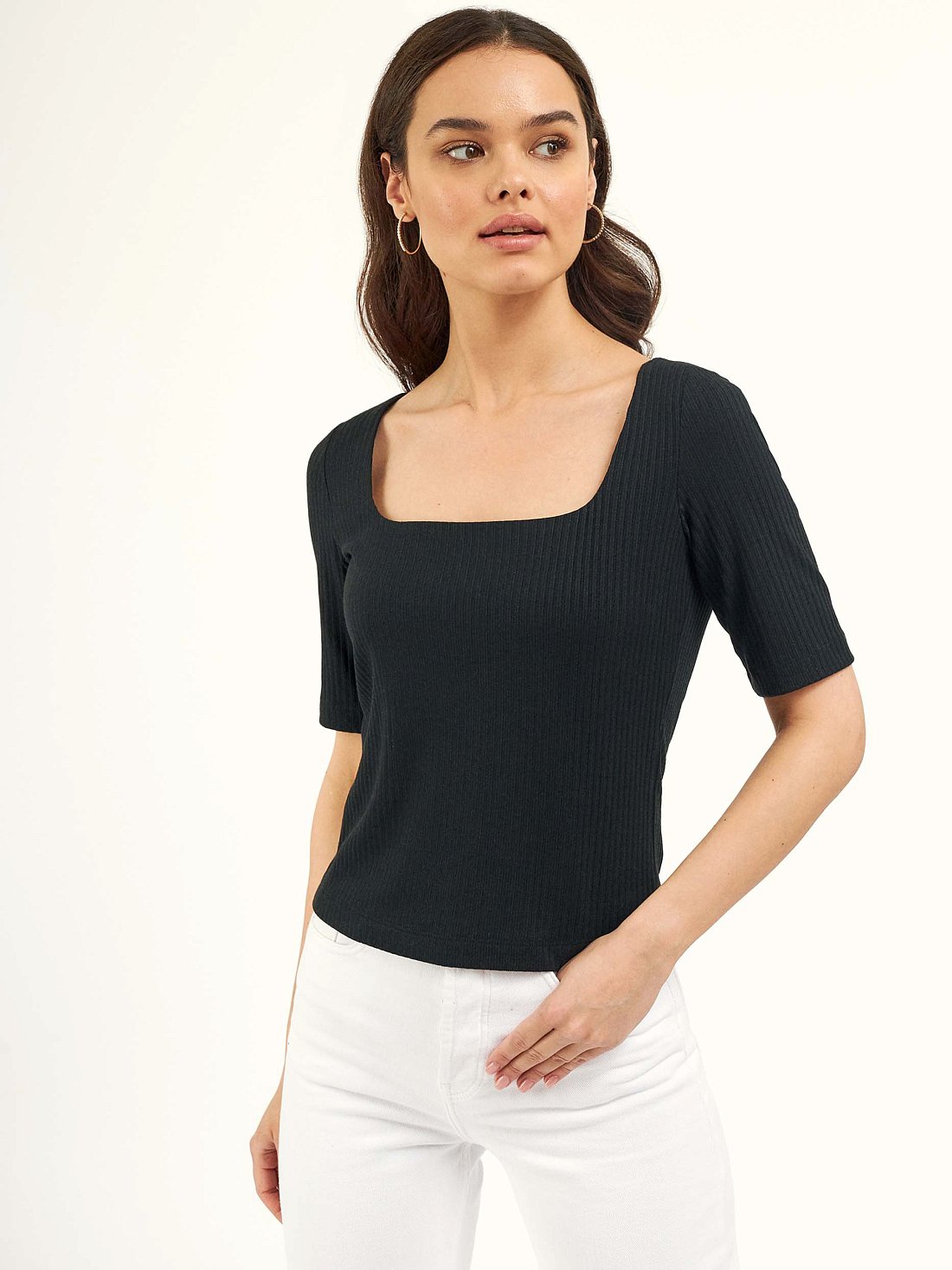 Короткая футболка в рубчик: фото №1