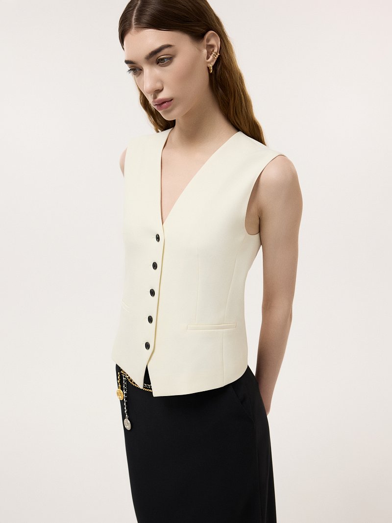 Жилет из костюмной ткани 