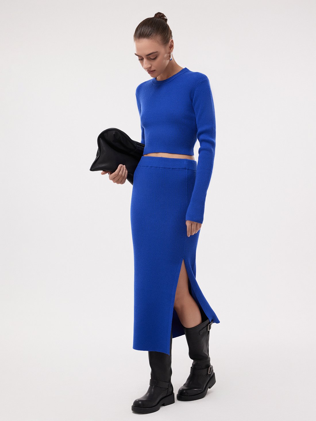 Трикотажная юбка с разрезом: фото №1