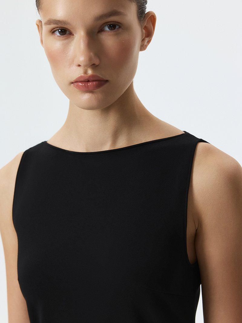 Трикотажное платье-мини с пончо