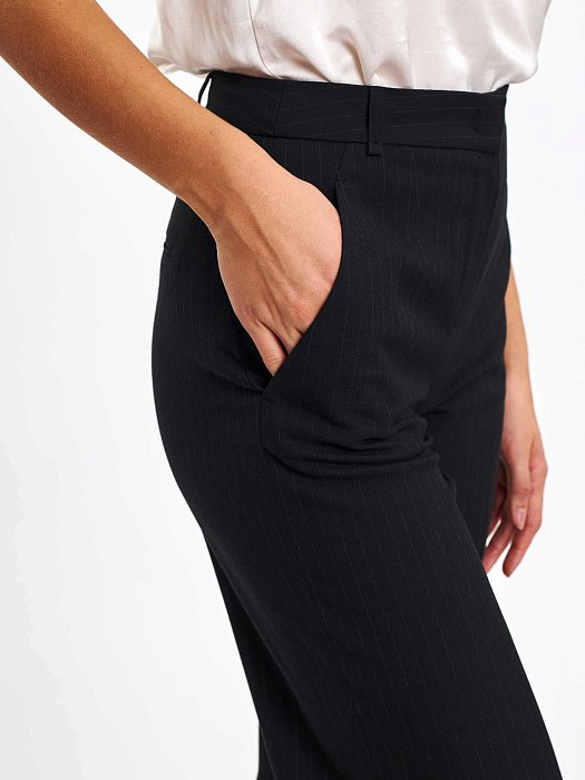 Широкие брюки со стрелками : фото №3