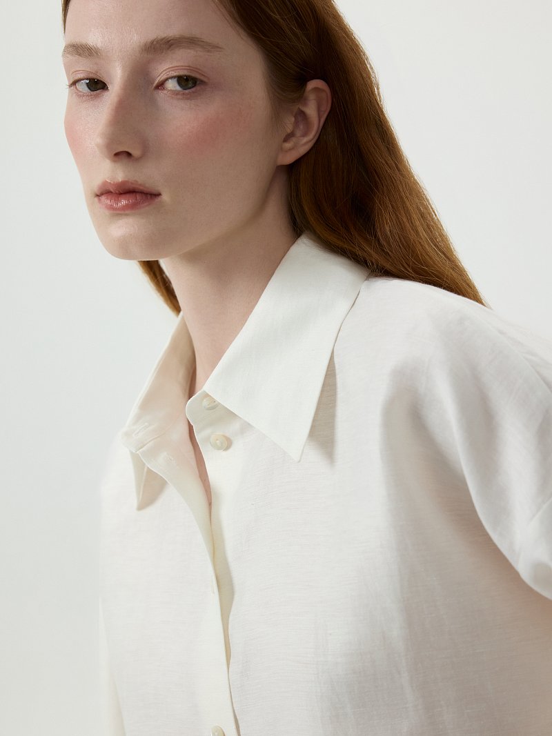 Костюм с рубашкой и шортами