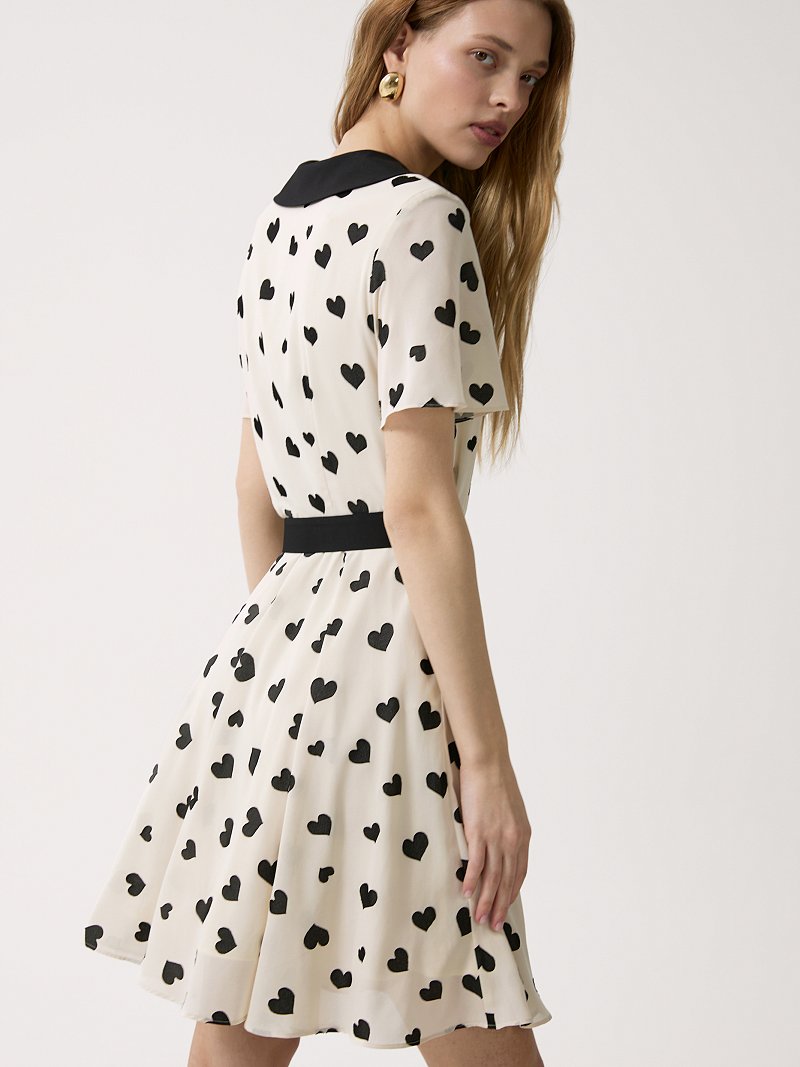 Платье с поясом