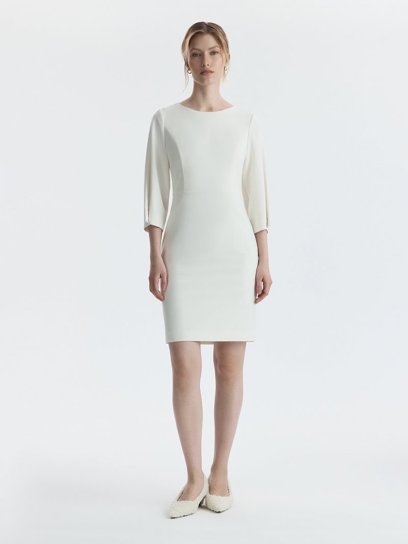 Платье с рукавами 3/4