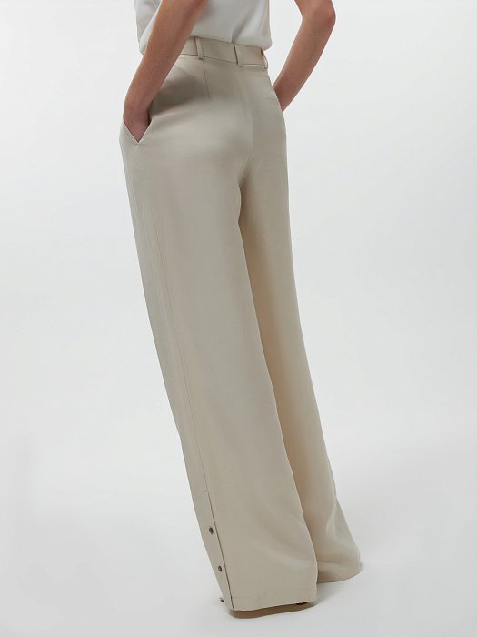 Широкие брюки с хлястиками: фото №4