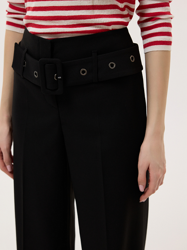 Расклешенные брюки с ремнем 