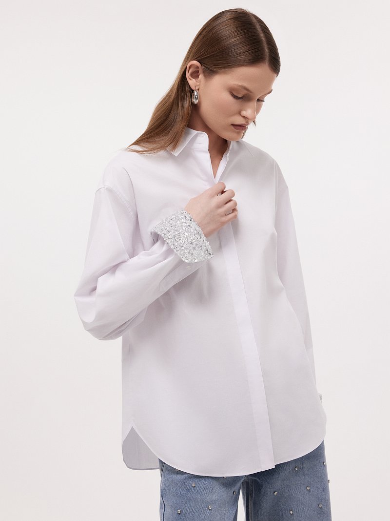Рубашка с пайетками на манжетах