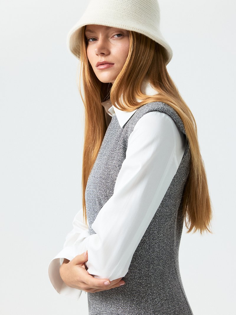 Трикотажное платье с асимметричной юбкой