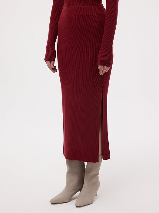 Трикотажная юбка с разрезом: фото №3