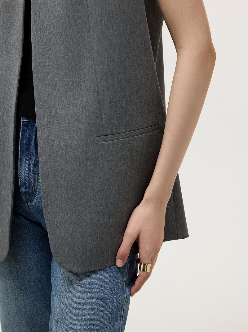 Удлиненный жилет без застежки