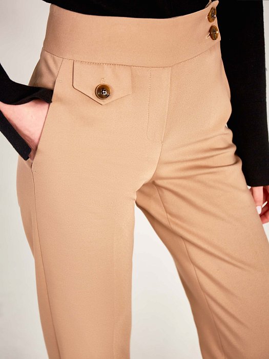 Брюки со средней посадкой: фото №3