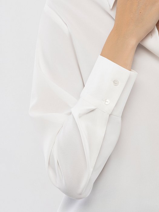 Блуза из струящейся ткани: фото №4