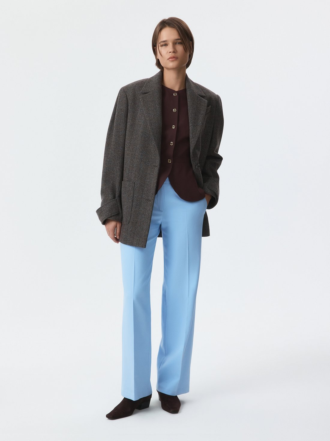 Приталенный жилет с баской: фото №1