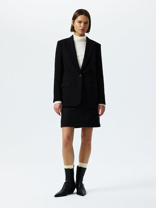 Прямой жакет на пуговице: фото №5