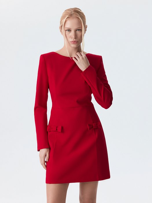 Классическое приталенное платье: фото №3