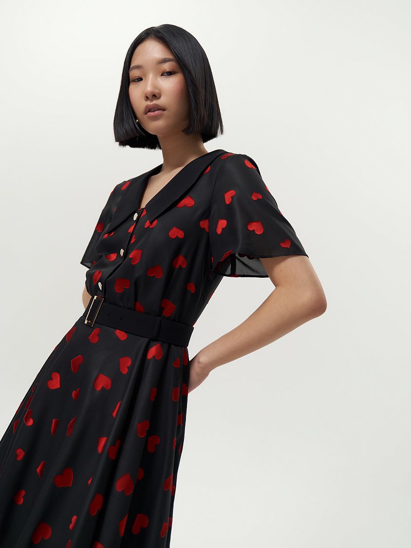 Платье с поясом