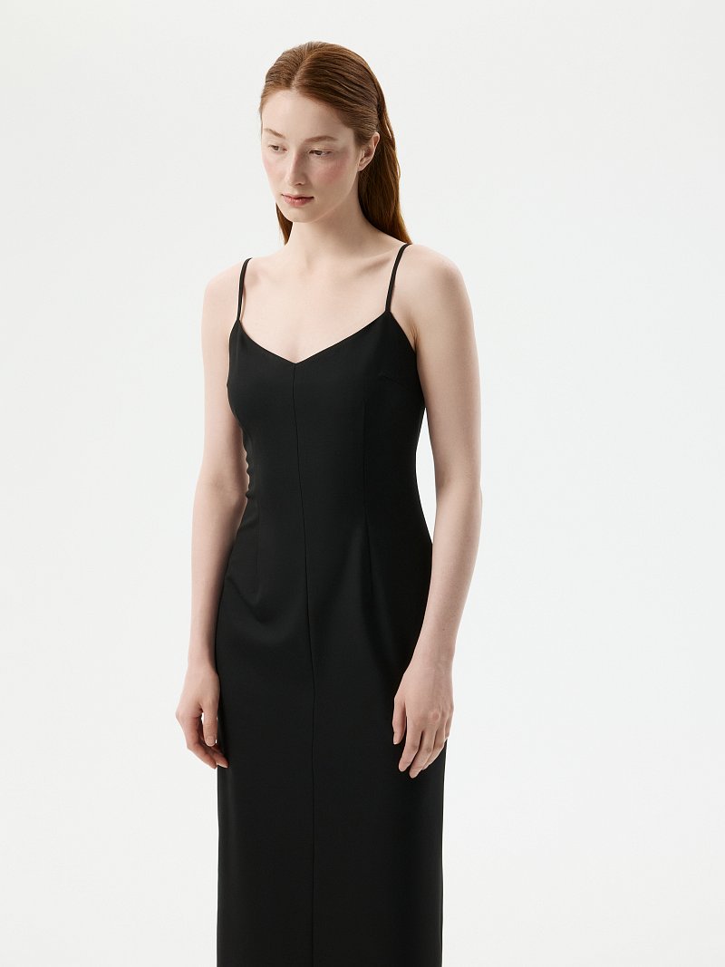 Платье-футляр на бретелях