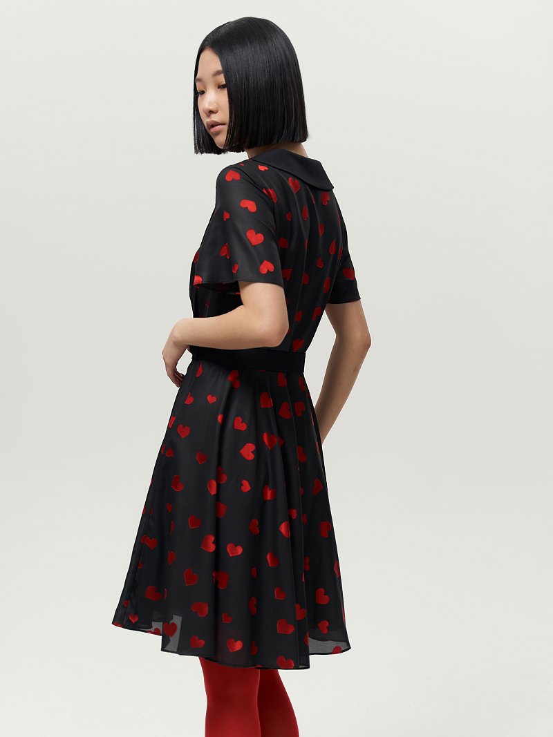 Платье с поясом