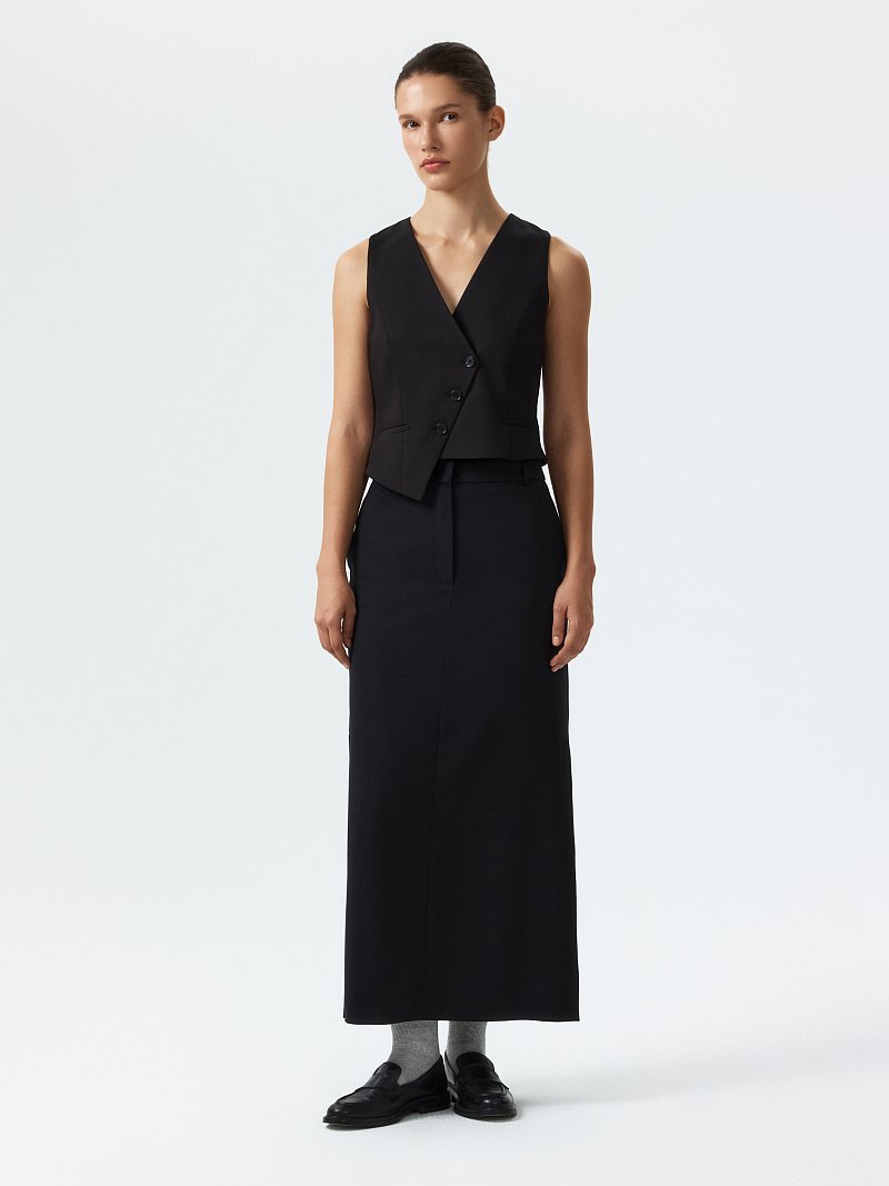 Прямая юбка с разрезами