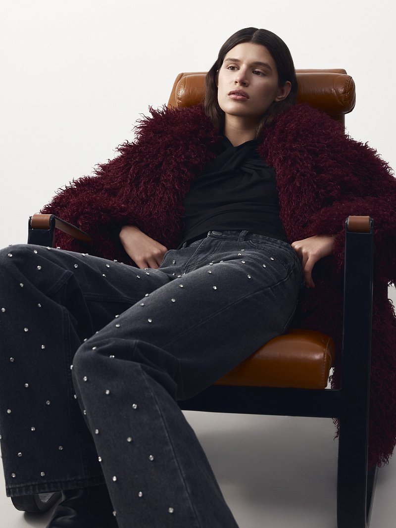 Прямые джинсы со стразами