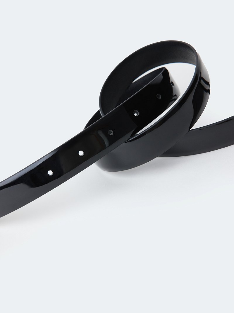 Ремень из лакированной кожи