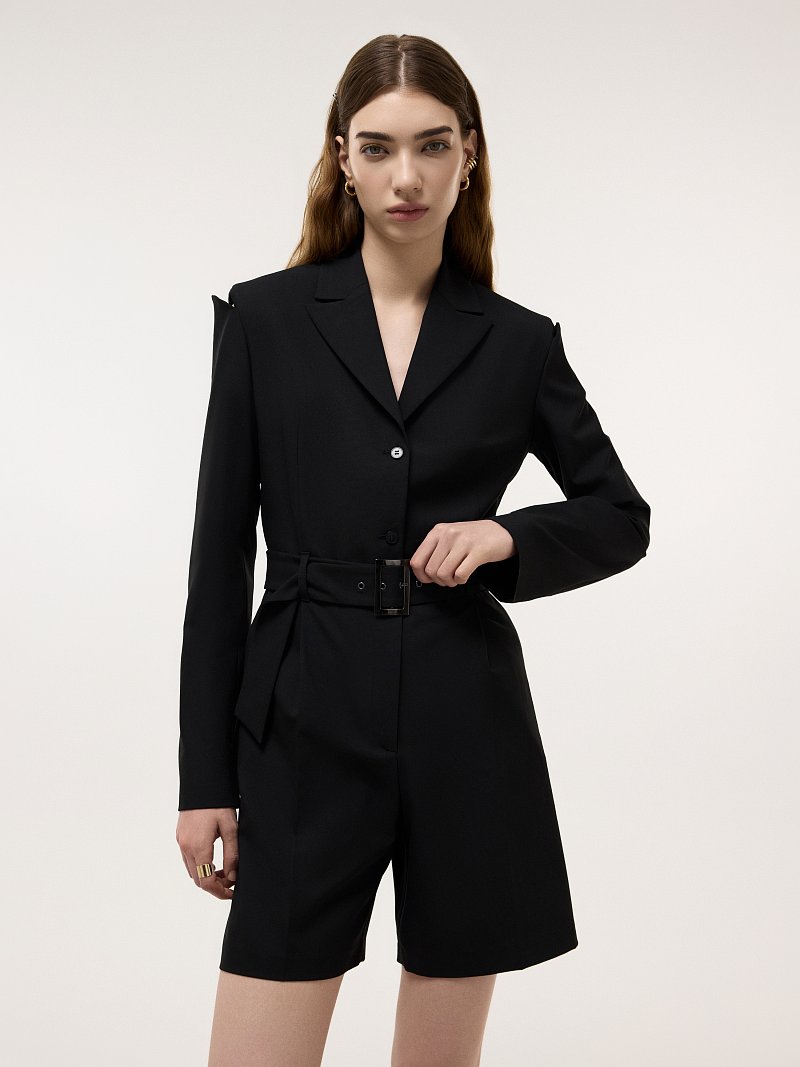 Комбинезон с разрезами на плечах