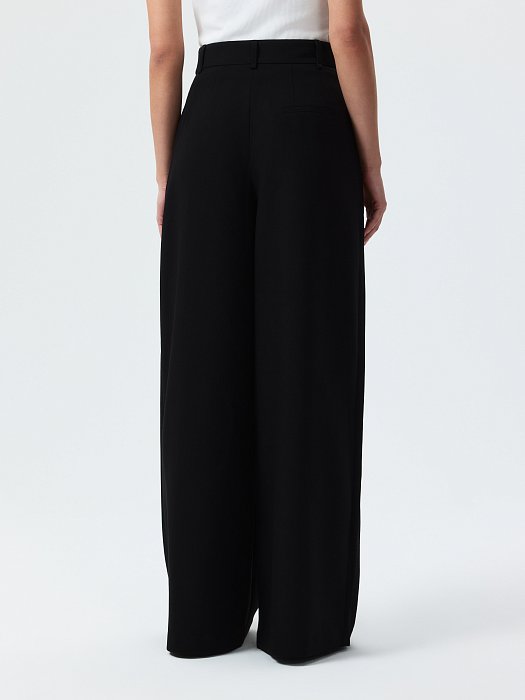 Широкие брюки с защипами: фото №4