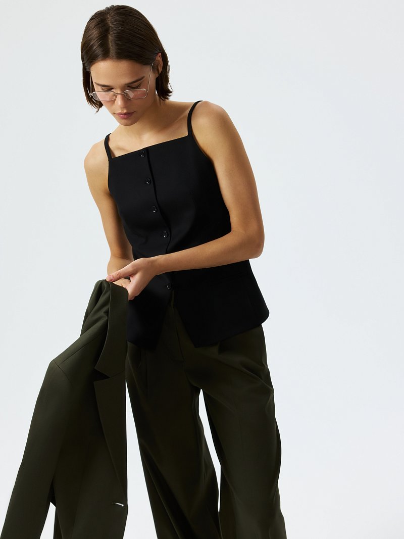 Жилет с квадратным вырезом