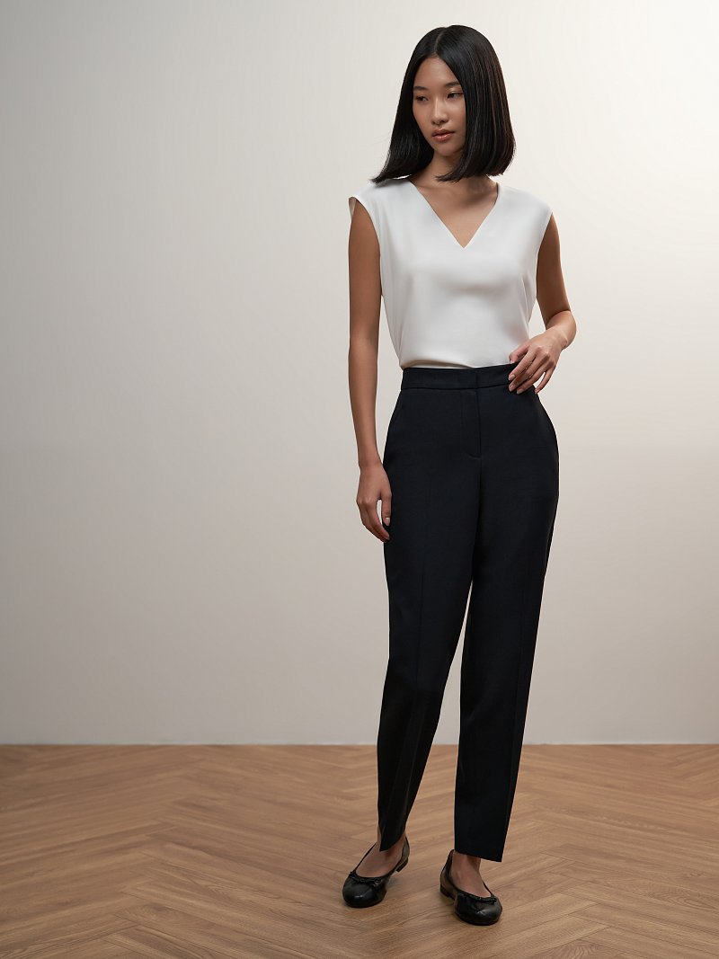 Зауженные брюки со стрелками