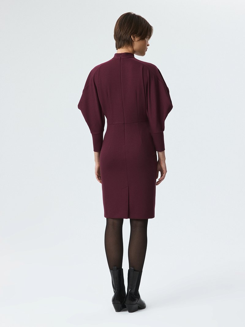 Платье с объемными рукавами 3/4